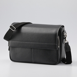 ディータ かぶせショルダーバッグ