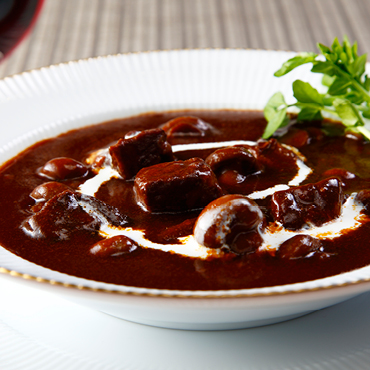 飯塚隆太監修 濃厚デミグラスソースのビーフシチューとハンバー...